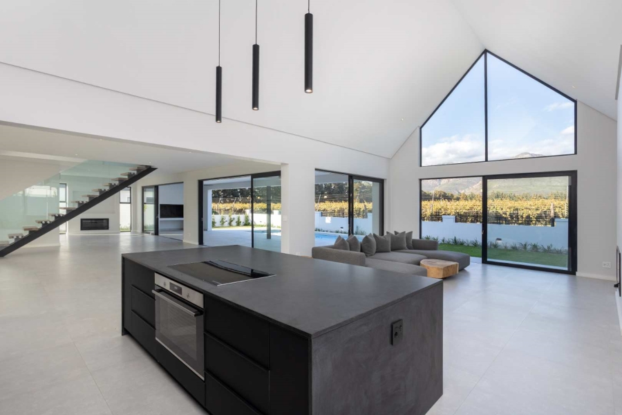 5 Bedroom Property for Sale in Val De Vie Estate Western Cape
